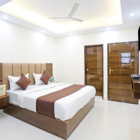 Hotel Vijay Palace - Near Delhi Airport